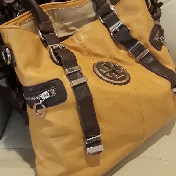 Tory Burch - Picture 3 of 4